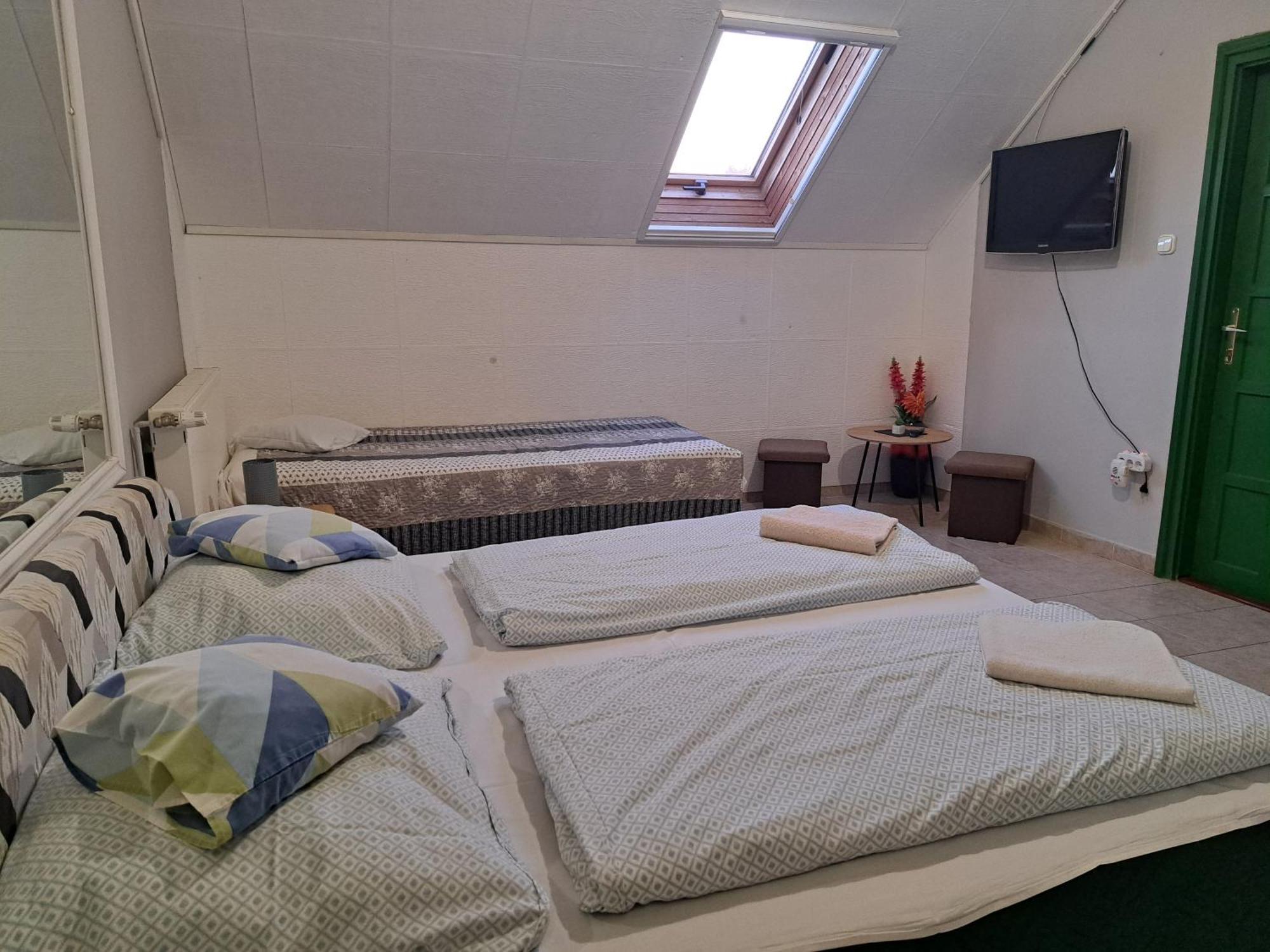 Kisdiofa Panzio Es Vendeglo Bed and Breakfast Vajdácska Εξωτερικό φωτογραφία